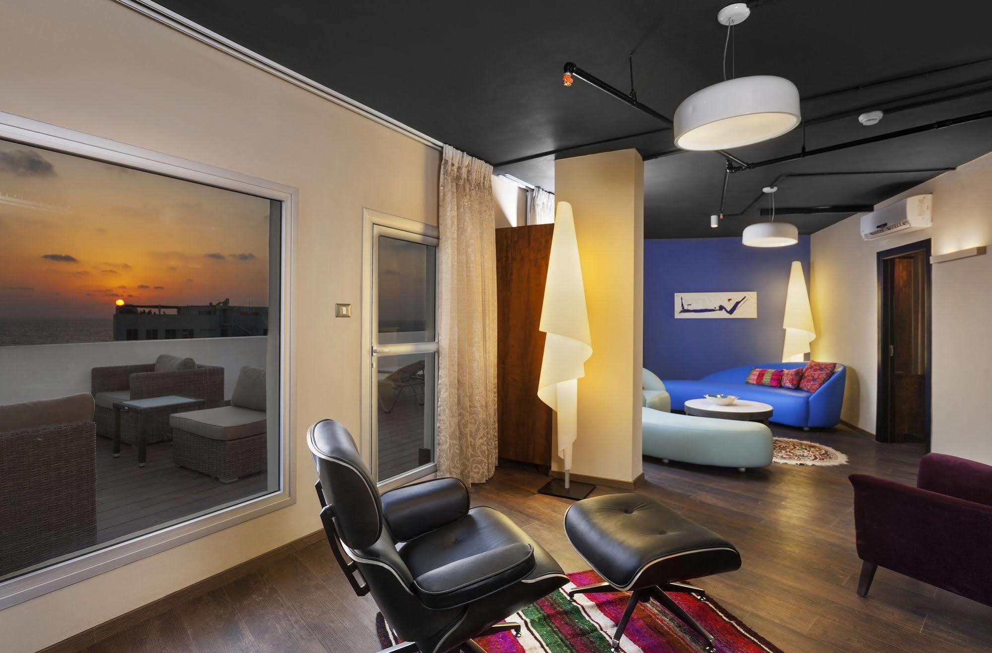 Khách sạn Play Seaport Tlv